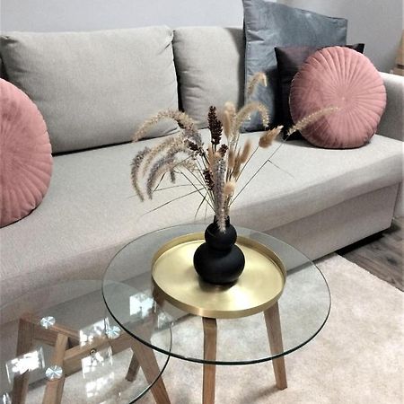 Magnolia Apartman Apartment Sopron Bagian luar foto