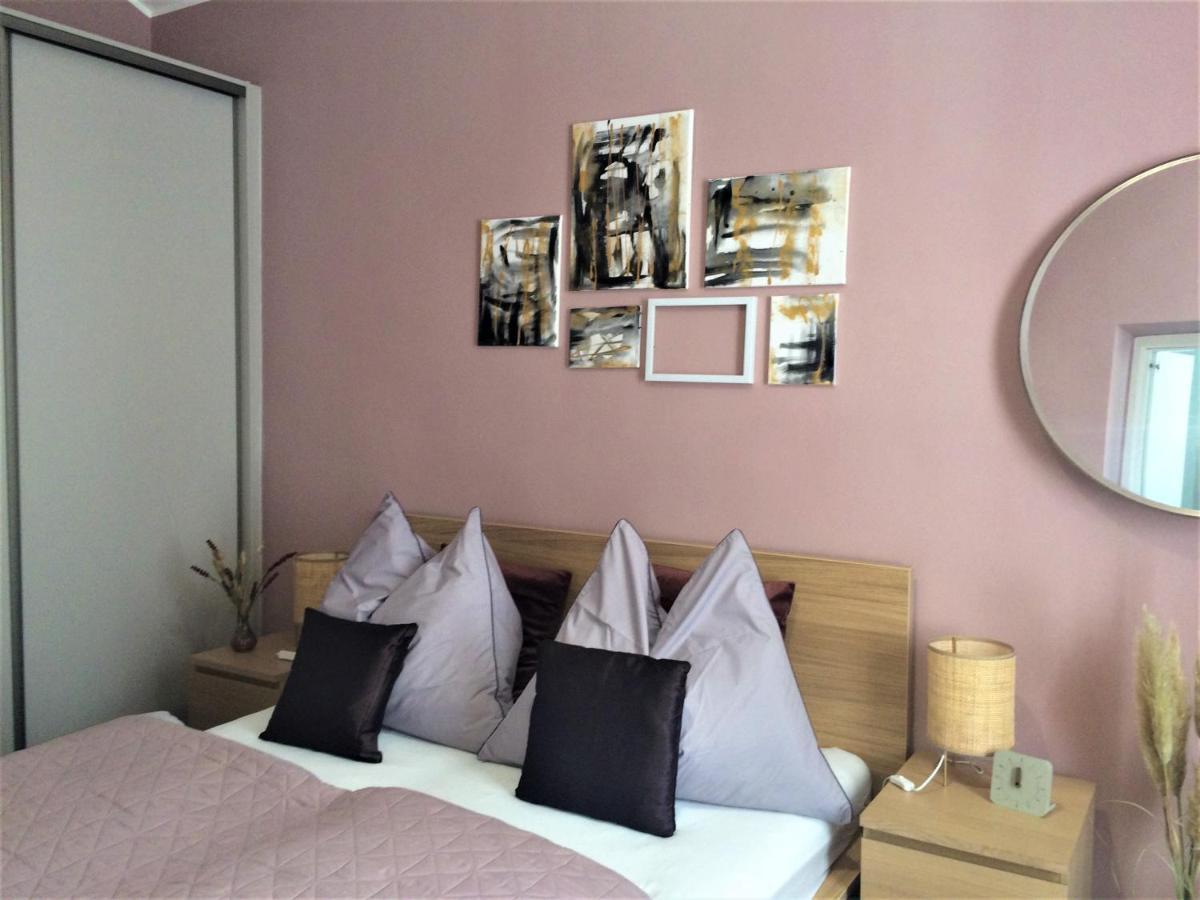 Magnolia Apartman Apartment Sopron Bagian luar foto