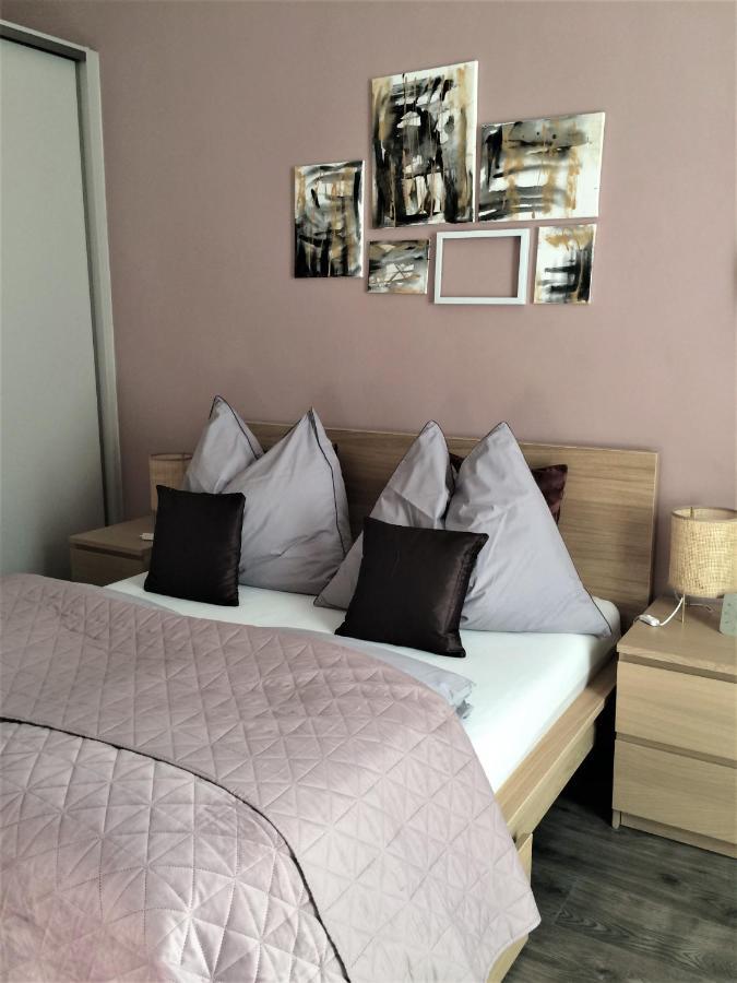 Magnolia Apartman Apartment Sopron Bagian luar foto